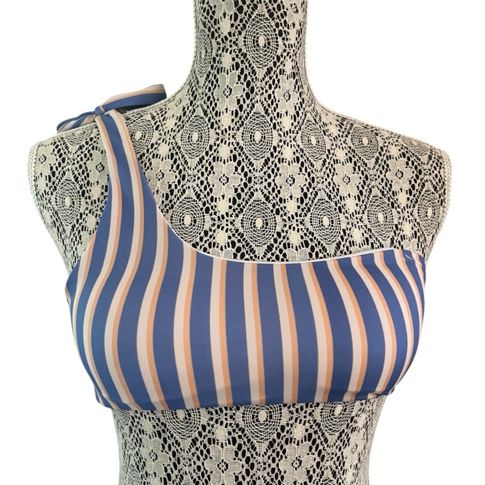 🐚🌺SWIM 3/15$🐚🌺 Striped One-Shoulder Bikini Top